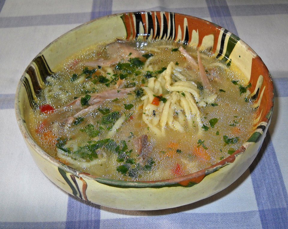 Supa de curcan cu taitei de casa