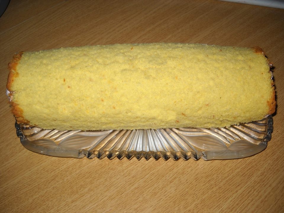 Rulada cu mousse de capsuni, reteta fara zahar