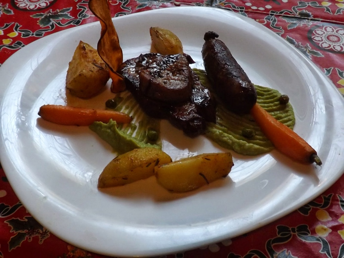 Cotlet si muschiulet de porc cu piure de mazare pentru o portie