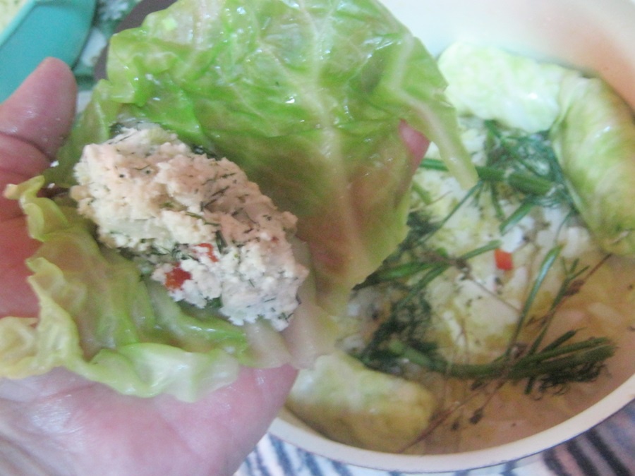 Sarmalute umplute cu urda ,cu mamaliguta si alte bunatati