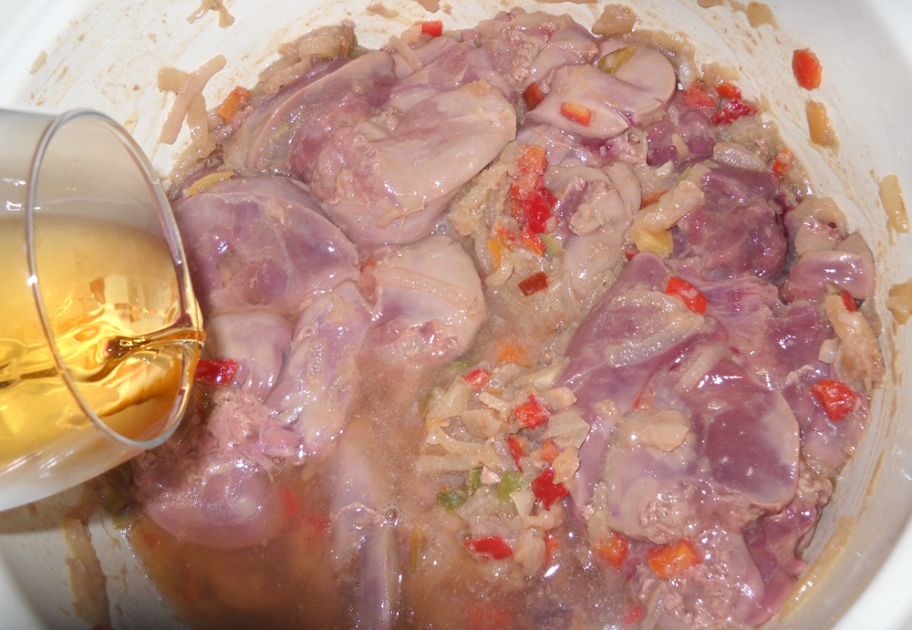 Tocanita de  ficatei de pui. Reteta simpla si delicioasa