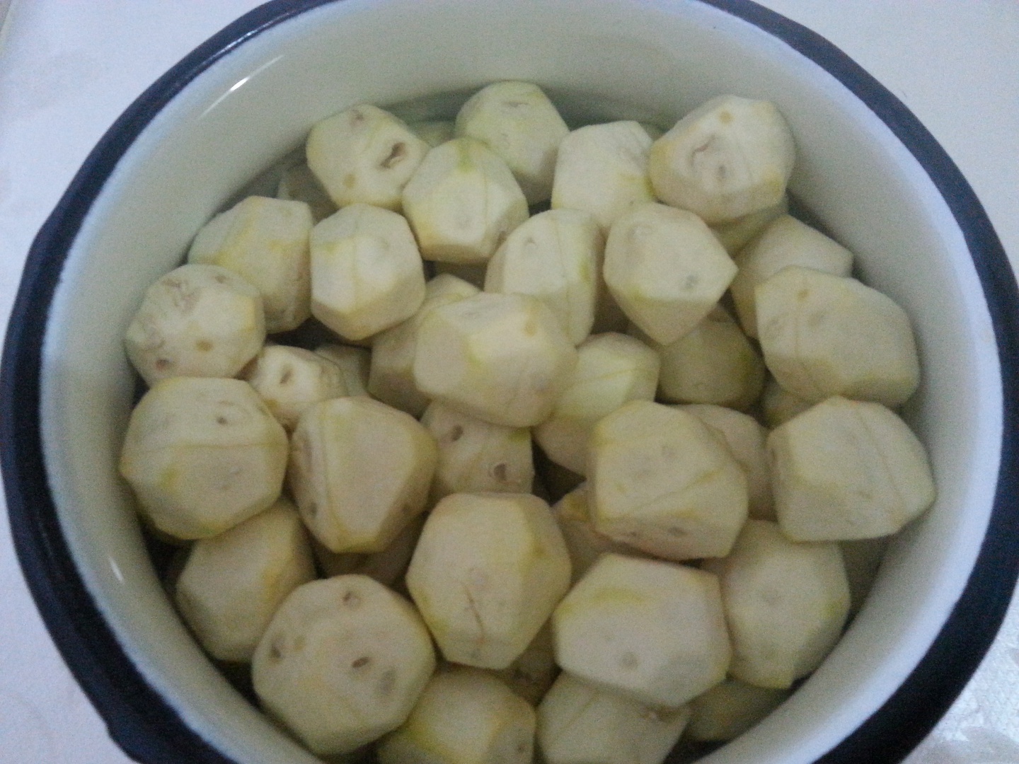 Dulceata de nuci verzi