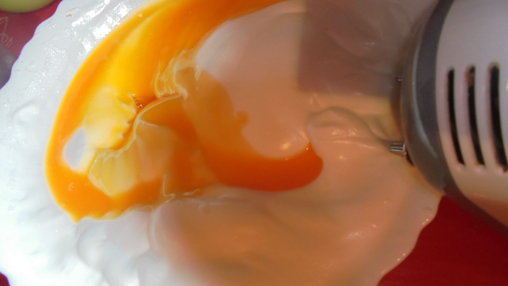 Prajitura pandispan cu caise