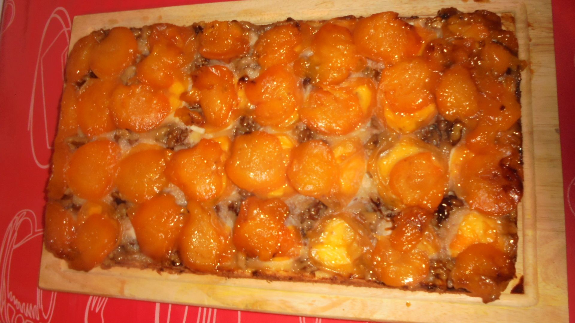 Prajitura pandispan cu caise