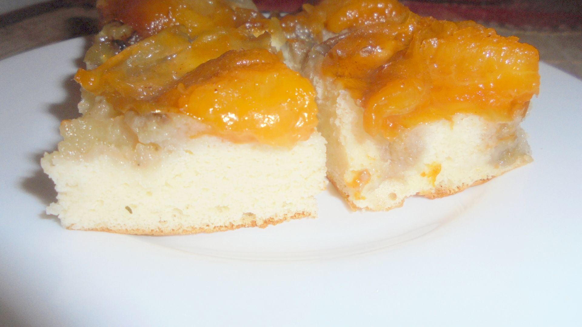 Prajitura pandispan cu caise