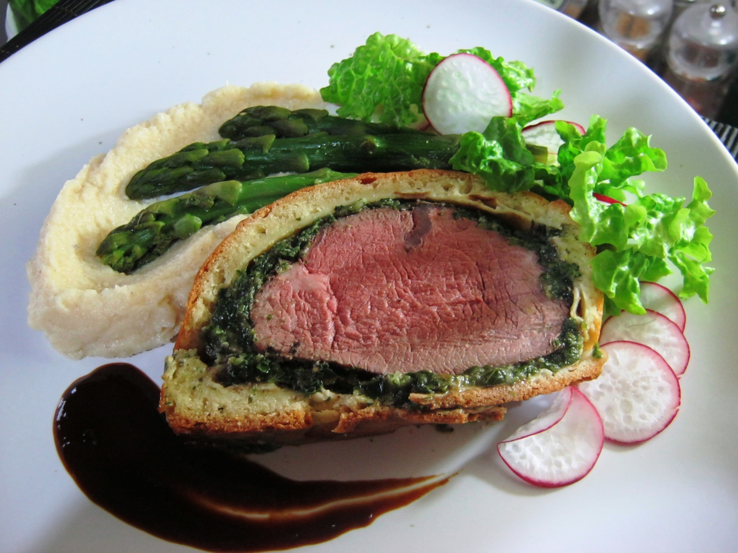 Beef Wellington, romanesc