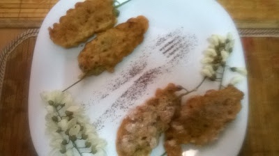 Flori de salcâm în aluat de clătite de post şi fără gluten