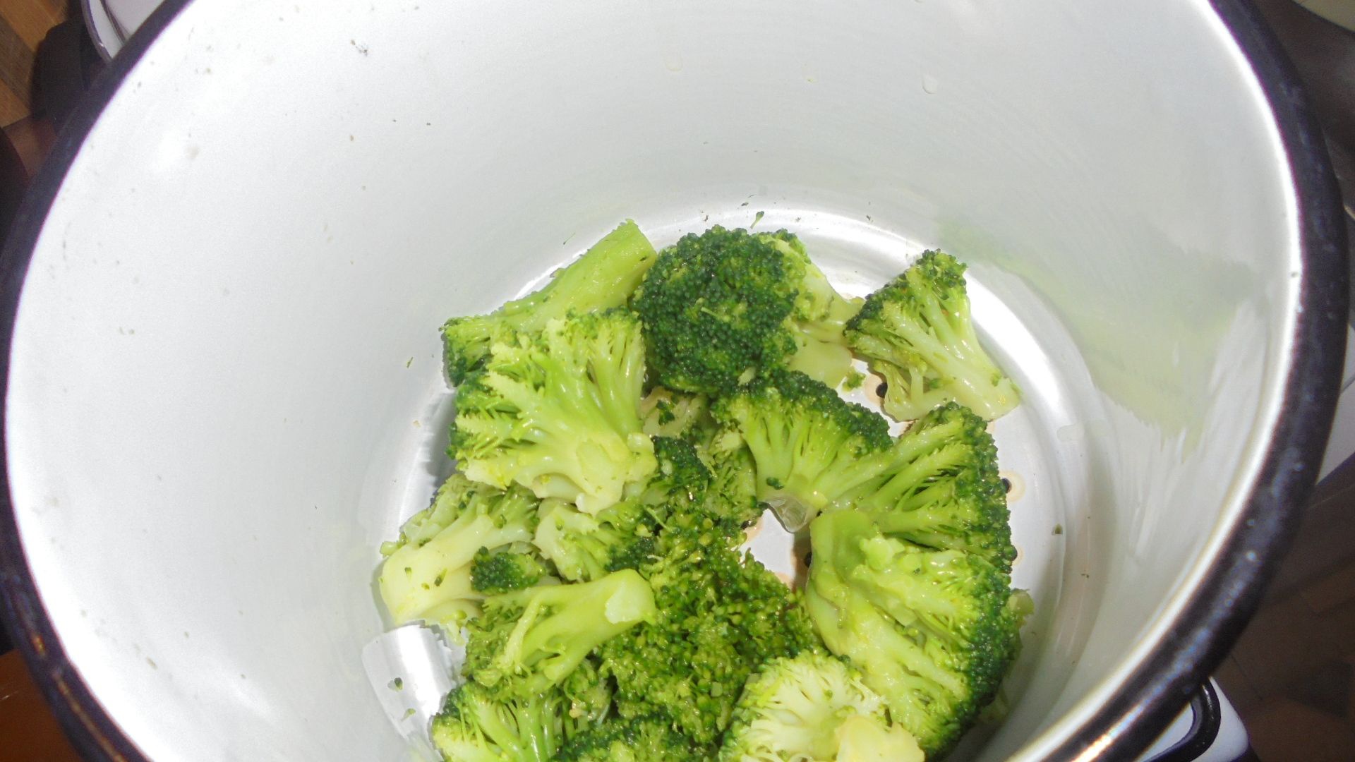 Tagliatelle cu broccoli si branza la cuptor