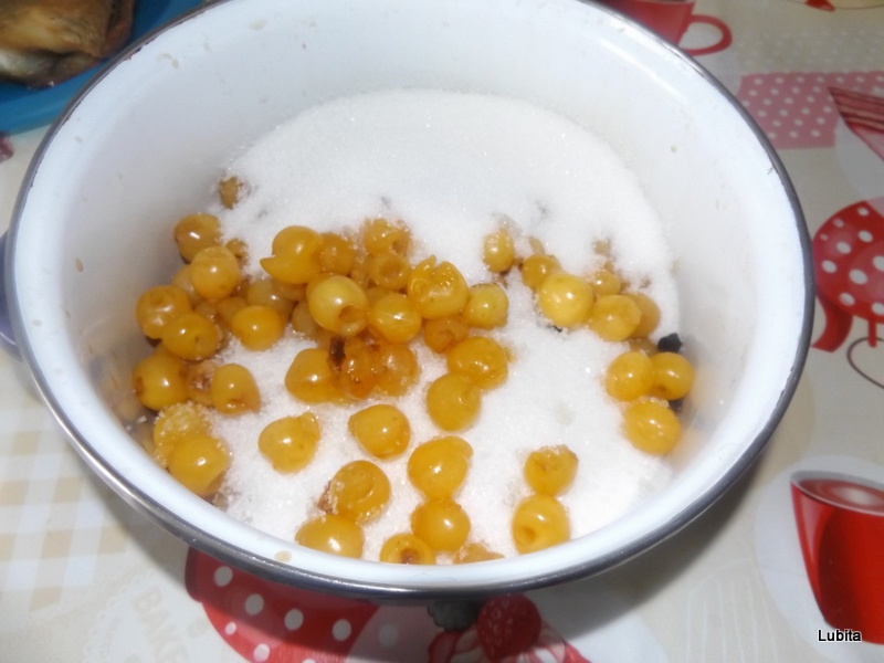 Dulceata de cirese albe