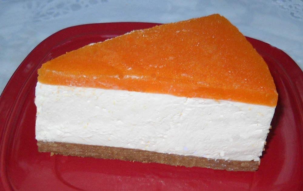 Cheesecake  fara coacere cu jeleu de caise. Un desert usor si aromat de vara