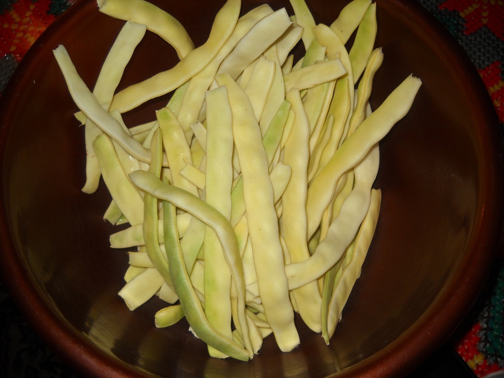 Salata de fasole pastai cu maioneza. Reteta delicioasa si usor de preparat