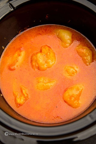 Ardei umpluti la Crock Pot