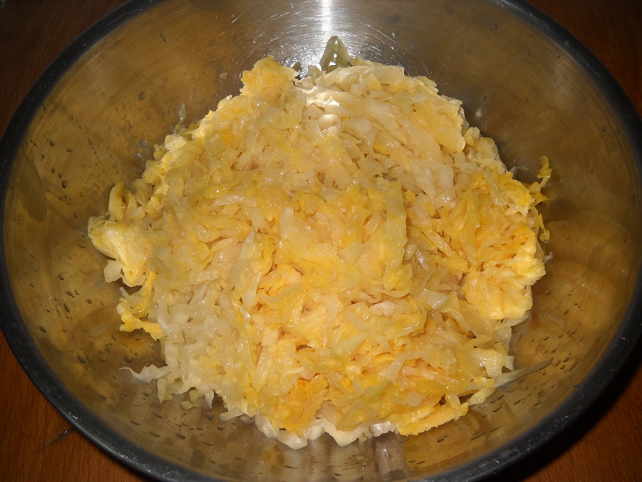 Varza acra cu ciolan afumat