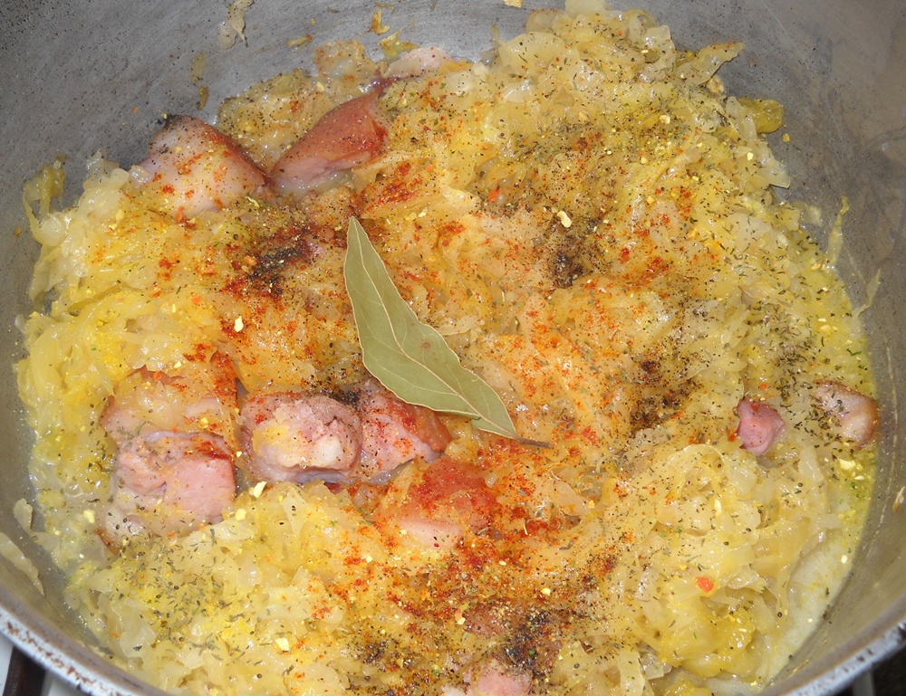 Varza acra cu ciolan afumat