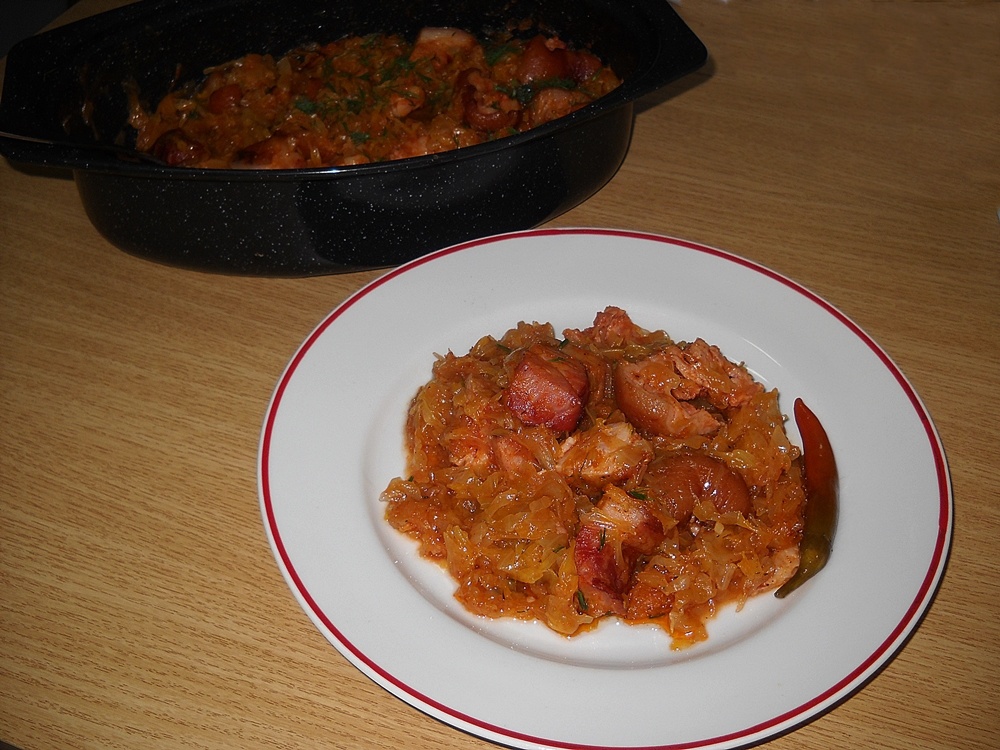 Varza acra cu ciolan afumat