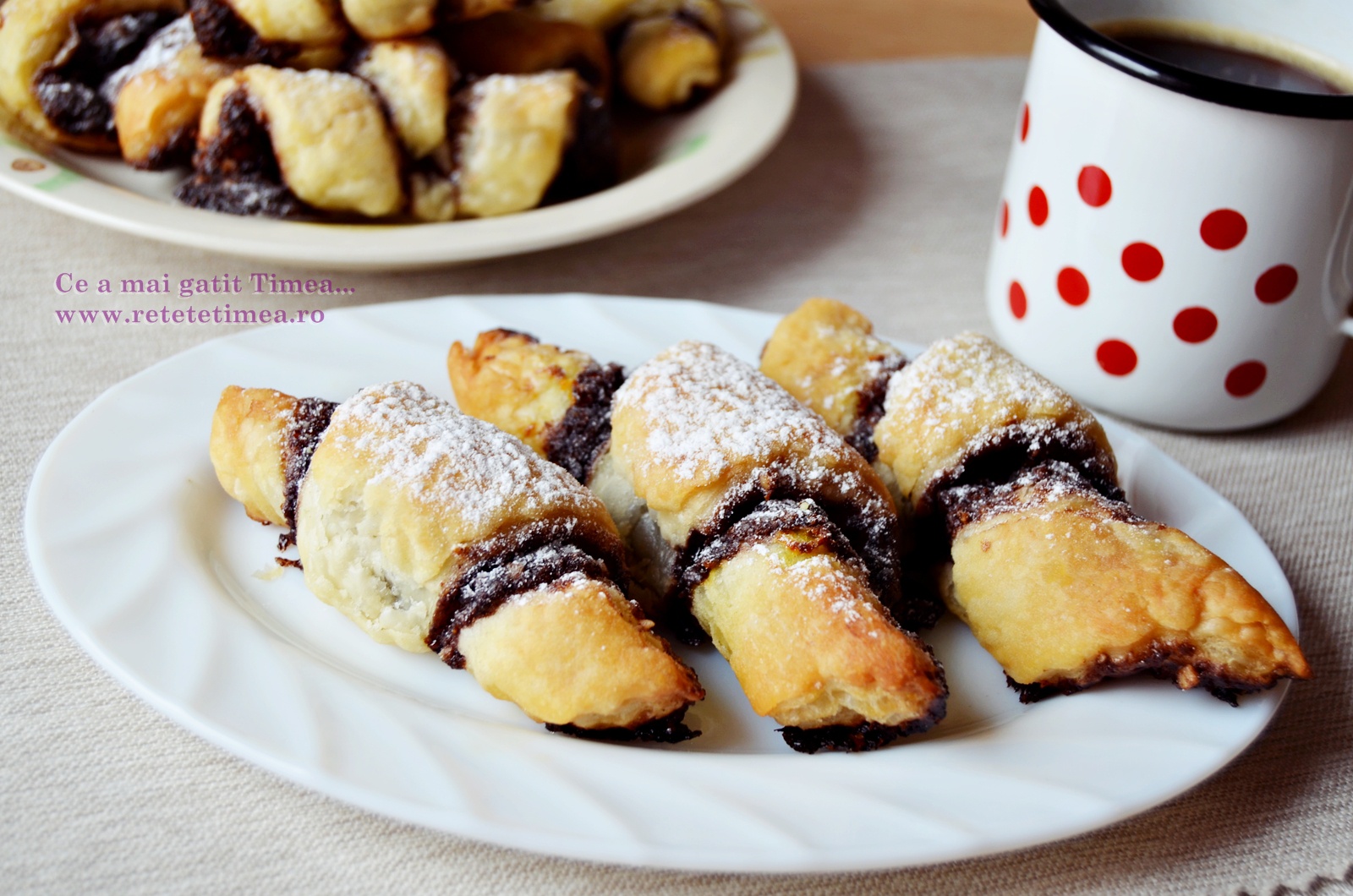 Cornulete din foietaj cu ciocolata si nuca