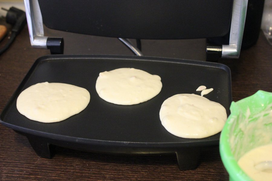 Clatite cu crema de branza si somon