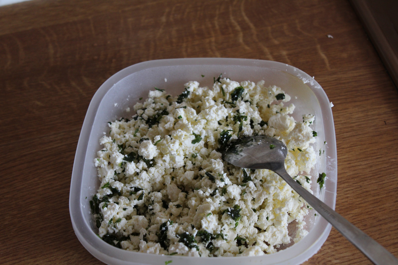 Placinte cu branza si patrunjel