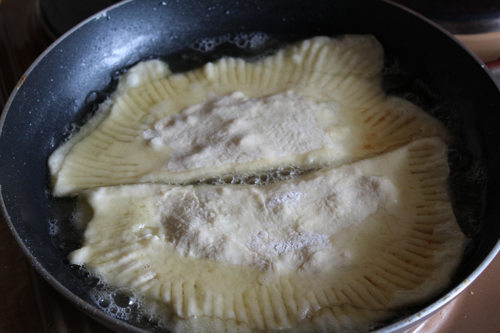 Placinte cu branza si patrunjel