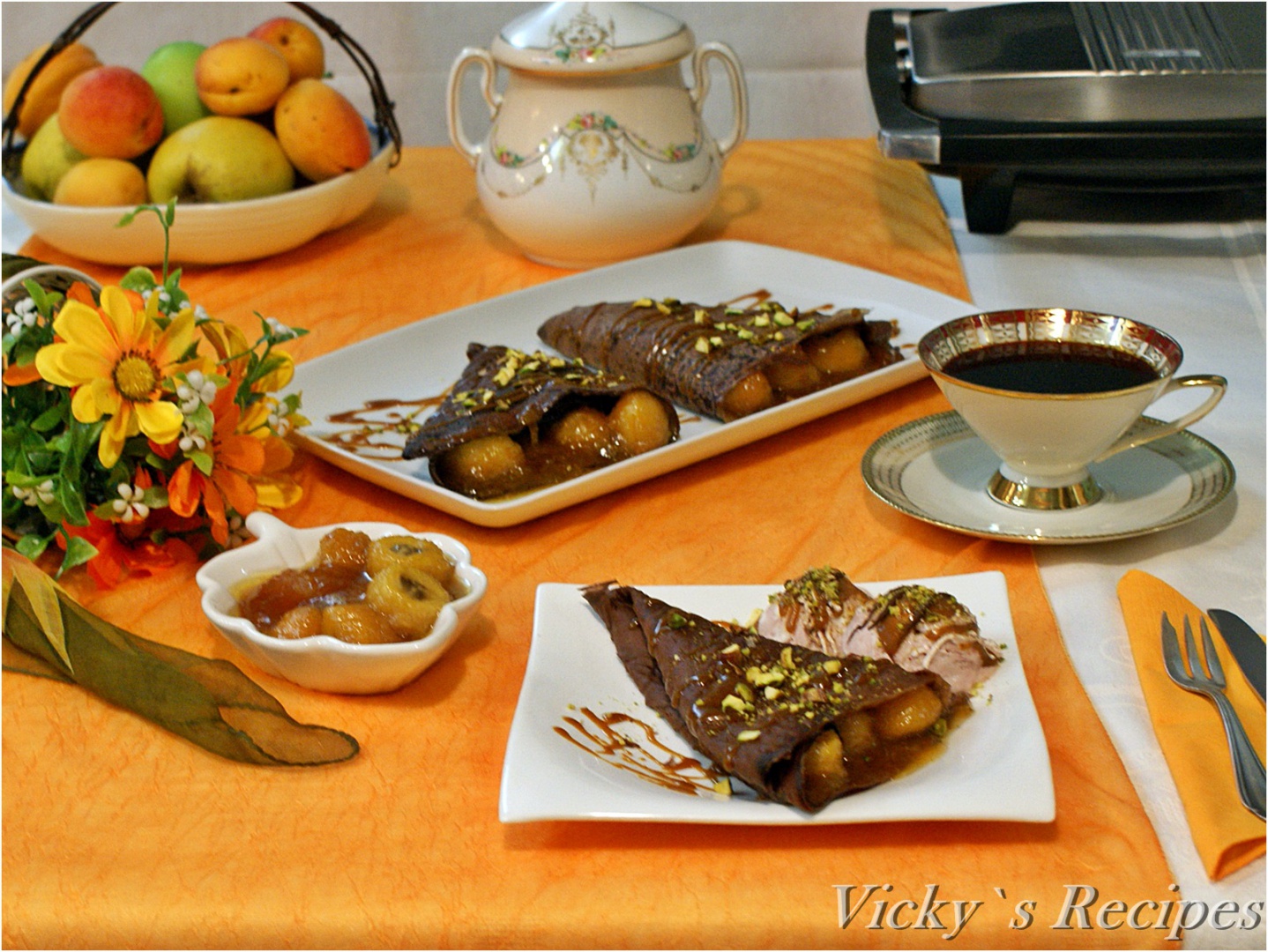 Clătite cu cacao umplute cu banane caramelizate