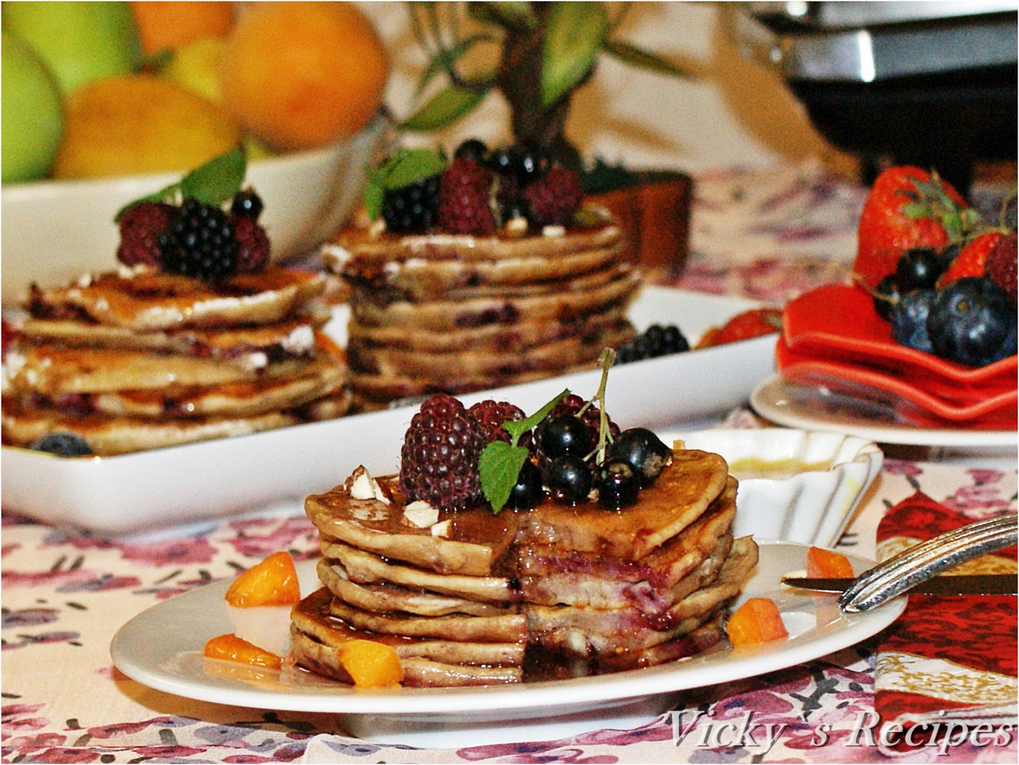 Pancakes cu iaurt, zmeură și migdale