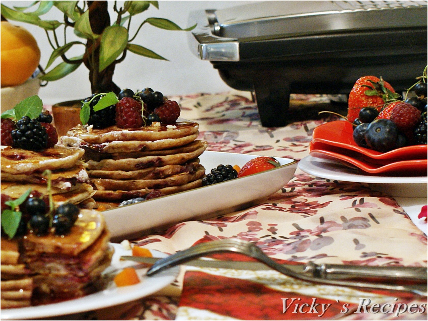 Pancakes cu iaurt, zmeură și migdale