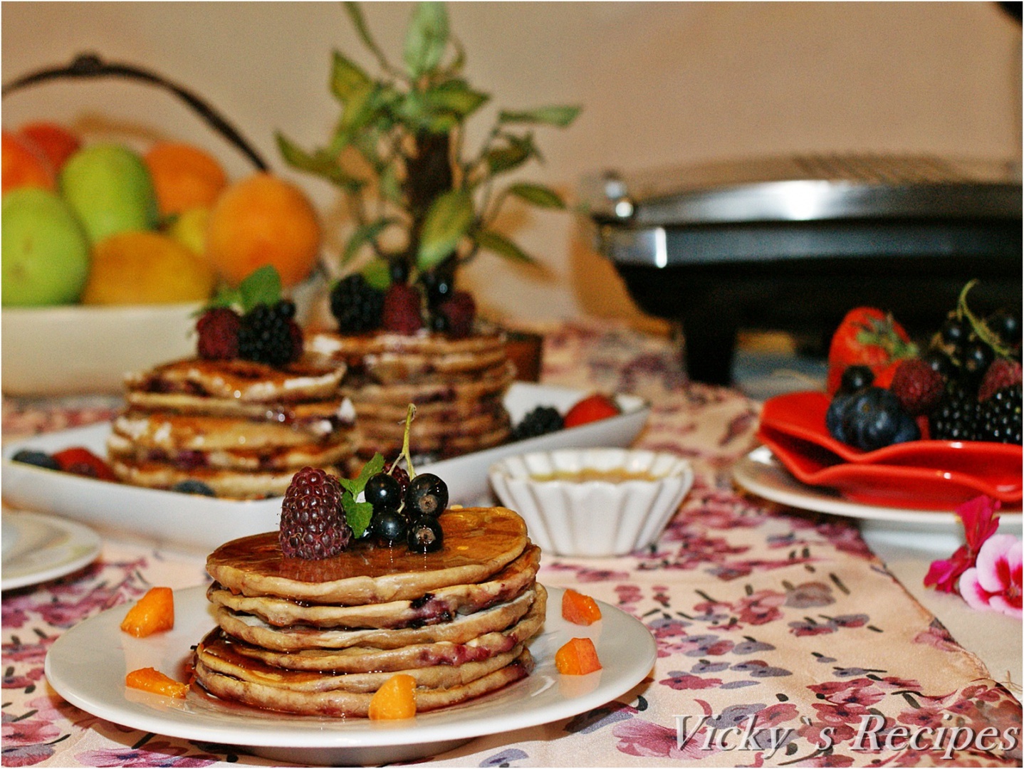 Pancakes cu iaurt, zmeură și migdale