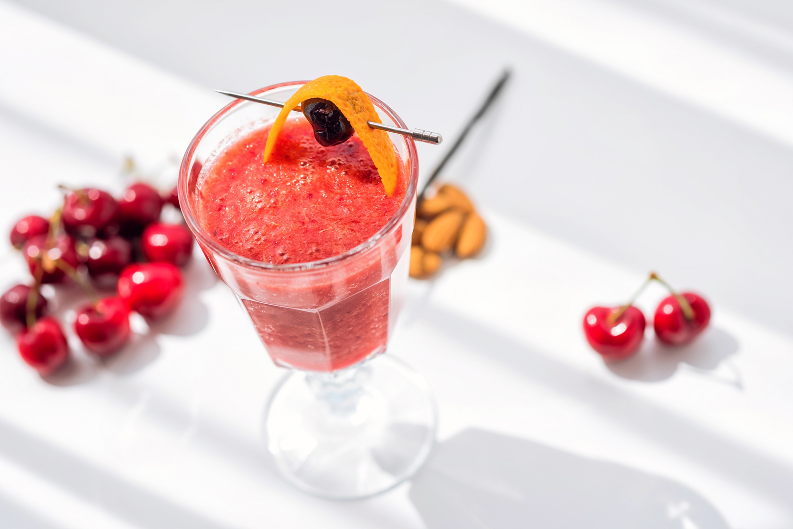 Cocktail cu Cirese si Amaretto