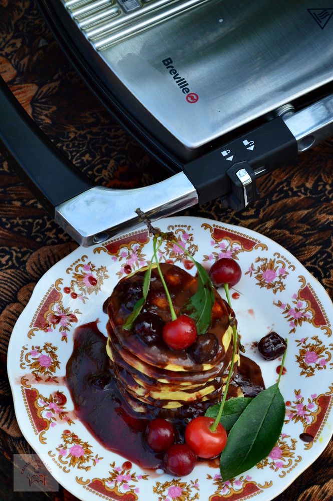 Pancakes cu ciocolata si visine