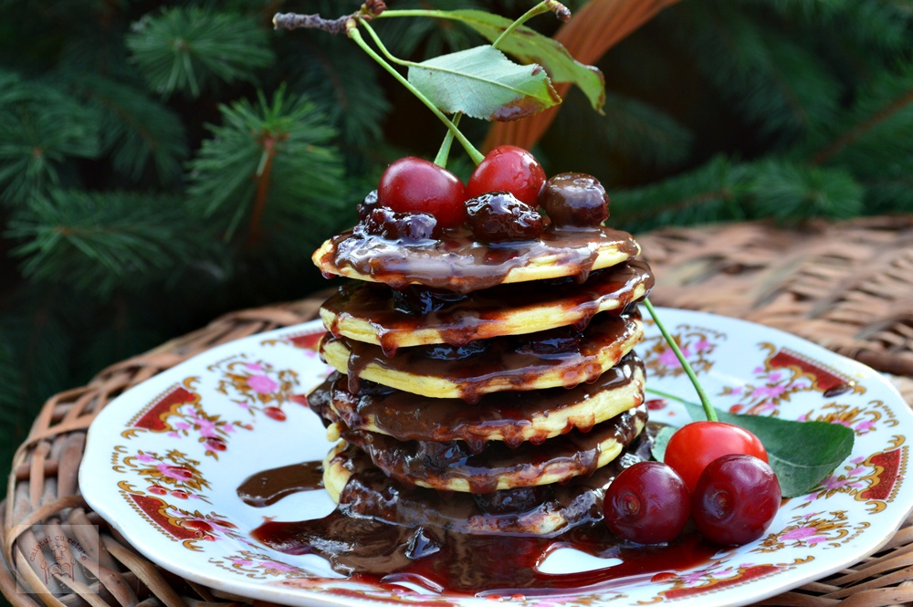 Pancakes cu ciocolata si visine