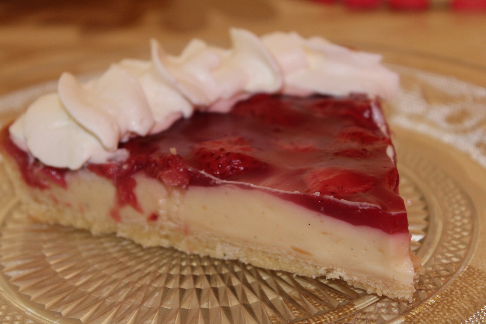 Tarta cu capsuni  si crema de vanilie