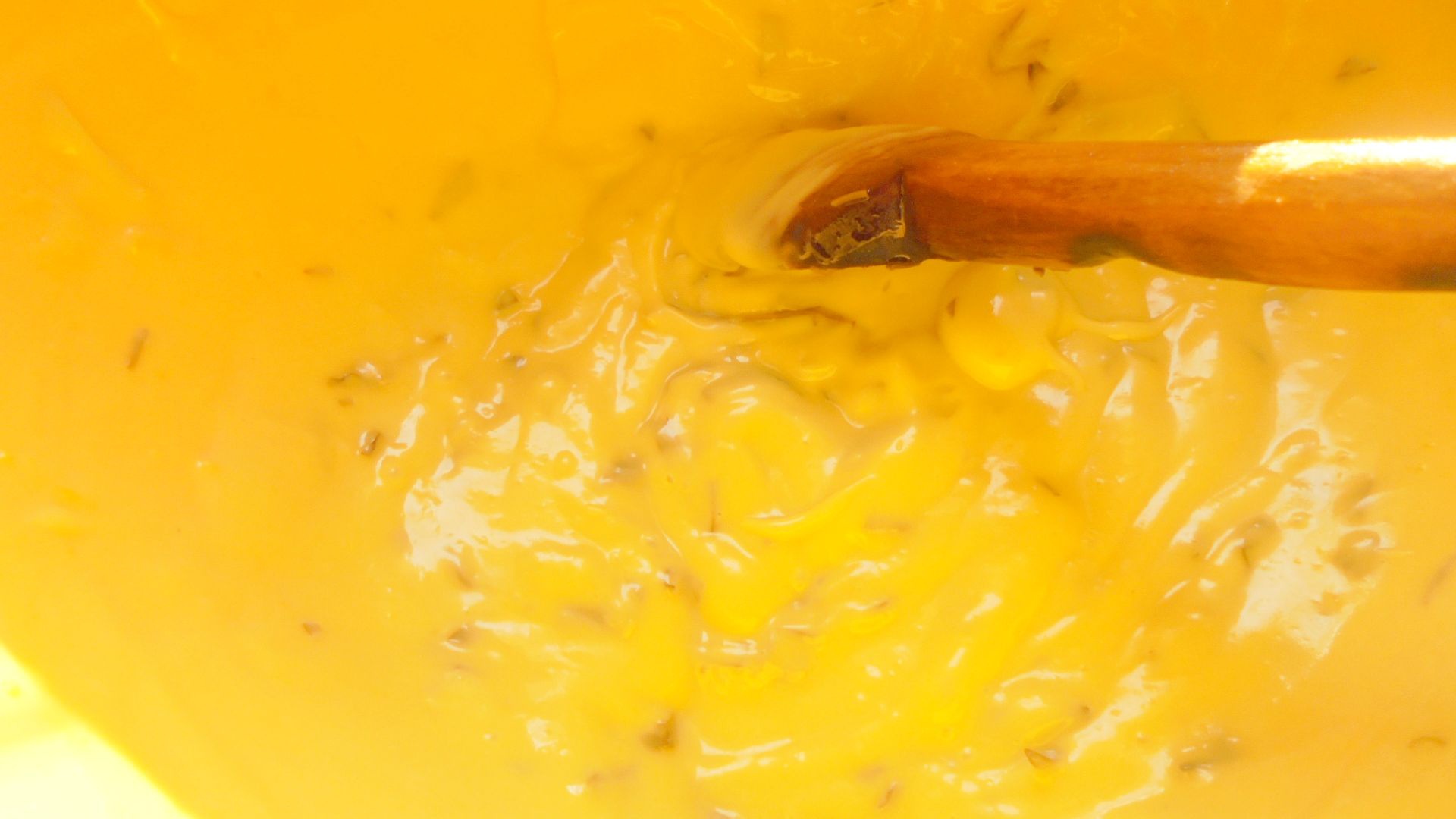 Salata de cartofi noi si fasole verde cu sos de maioneza