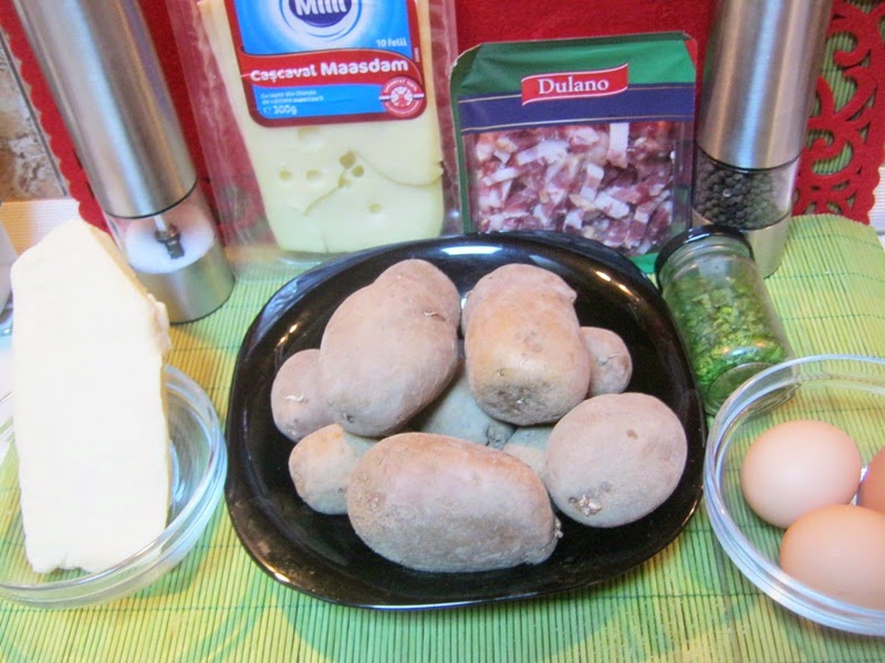 Gratin de cartofi cu bacon si cascaval afumat