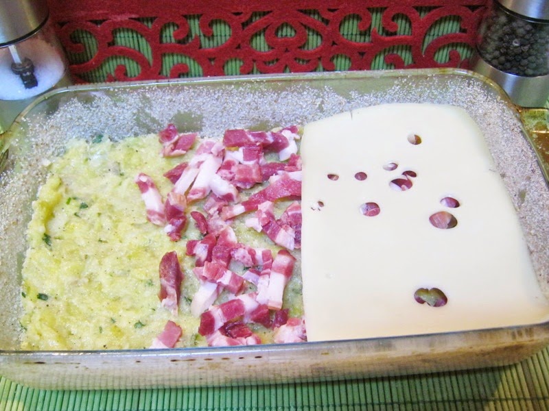 Gratin de cartofi cu bacon si cascaval afumat