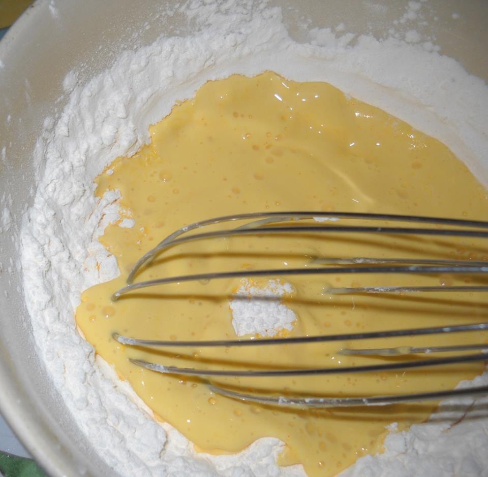 Prajitura cu mere,biscuiti si budinca (fara coacere)