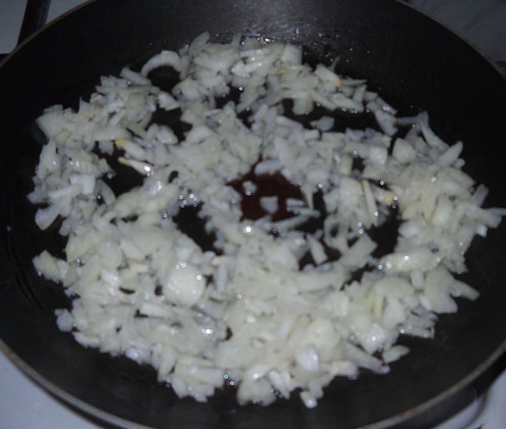 Pateuri cu ciuperci din aluat foietaj. Reteta simpla, rapida si delicioasa.