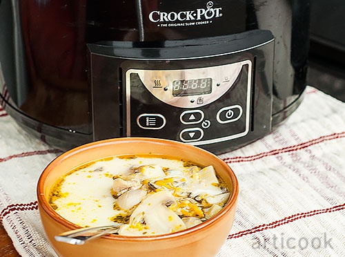 Supa de pui si ciuperci la Slow Cooker
