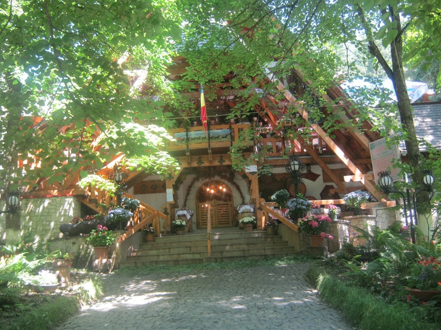 Cea de-a VII-a intilnire a "Gustoaselor" la Bran Predelut - Partea a II-a