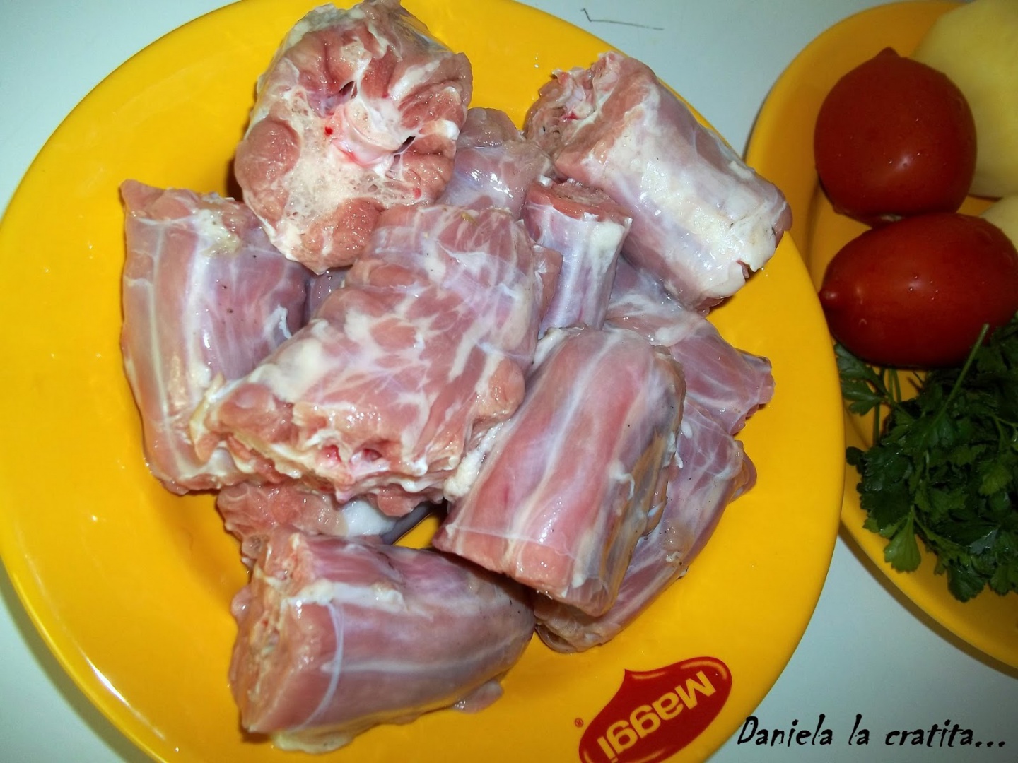 Mancare cu gaturi de curcan la cuptor