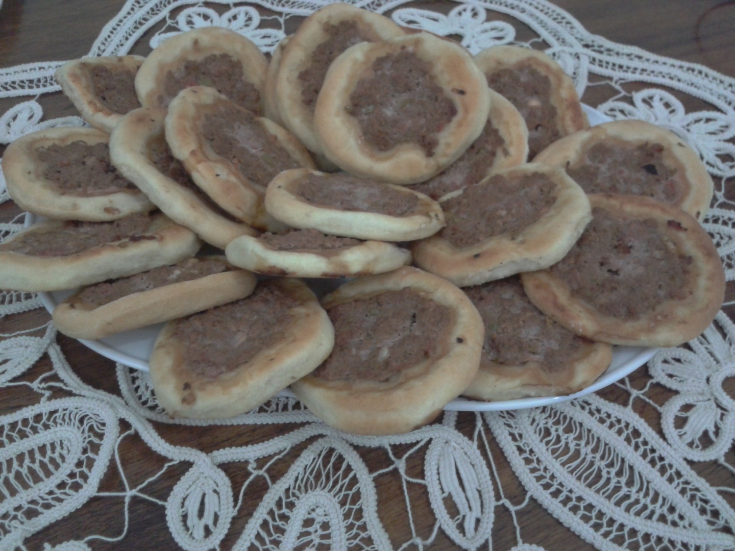 SFIHA CU CARNE TOCATA-arabic pizza