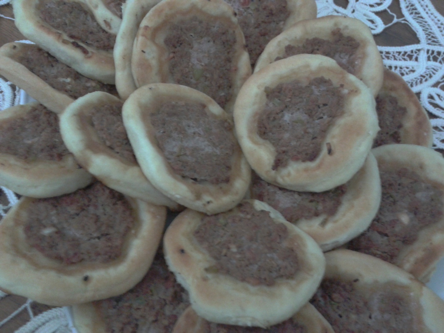 SFIHA CU CARNE TOCATA-arabic pizza