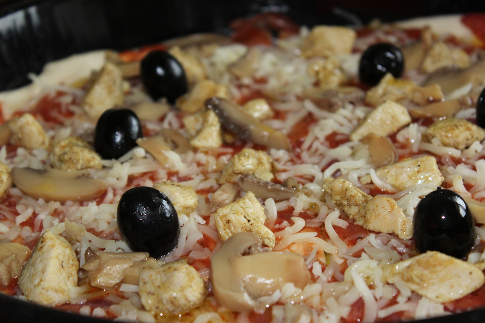 Pizza cu piept de pui si ciuperci