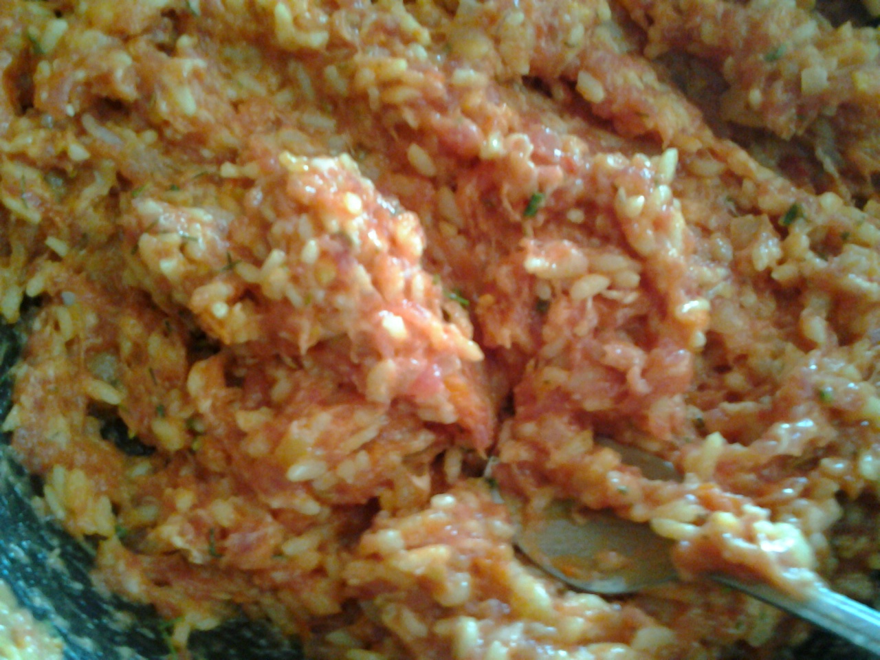 Rosii umplute cu carne tocata si orez