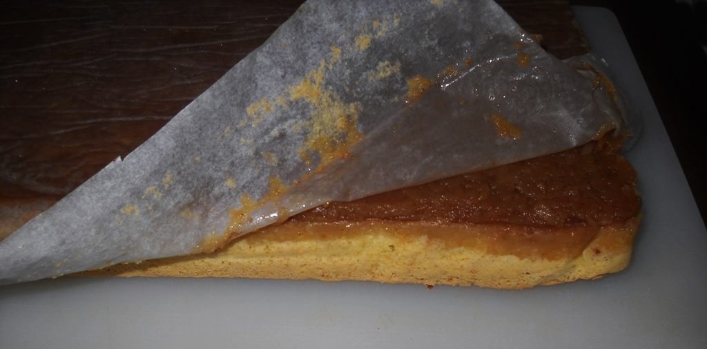 Prajitura rasturnata cu mere si budinca