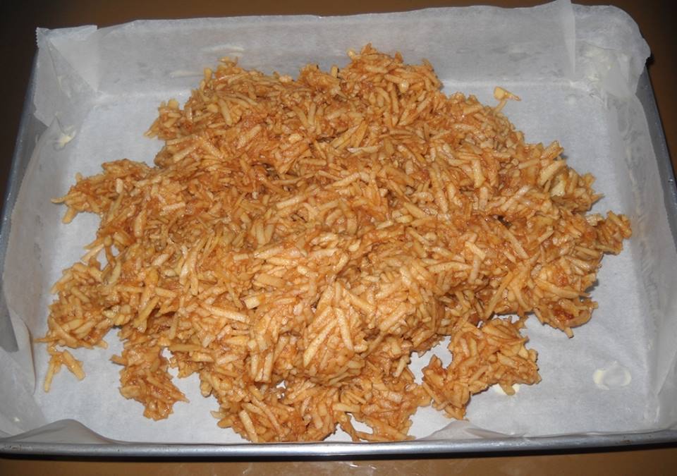 Prajitura rasturnata cu mere si budinca