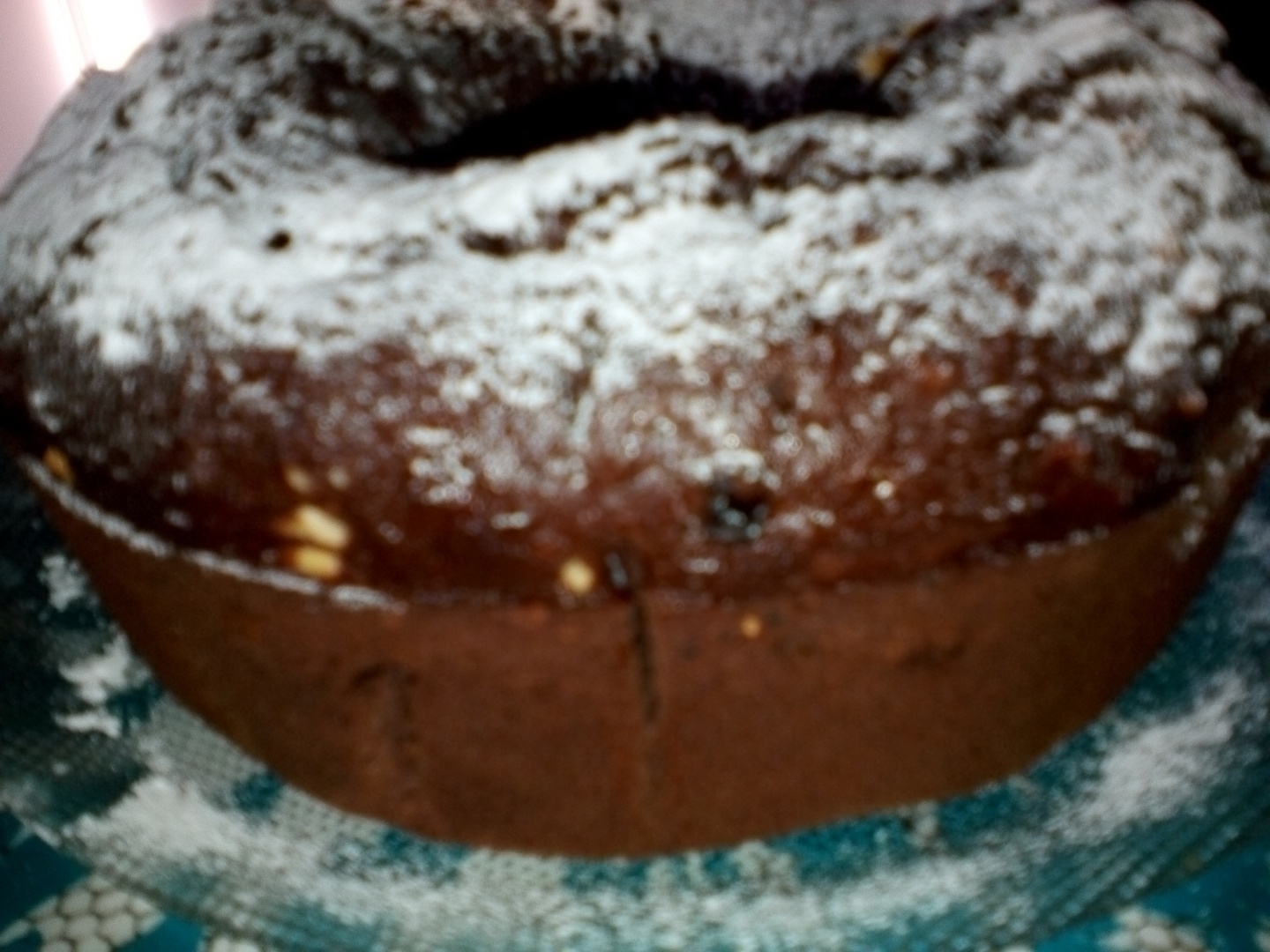 Chec cu ciocolata, nuca, stafide si fistic