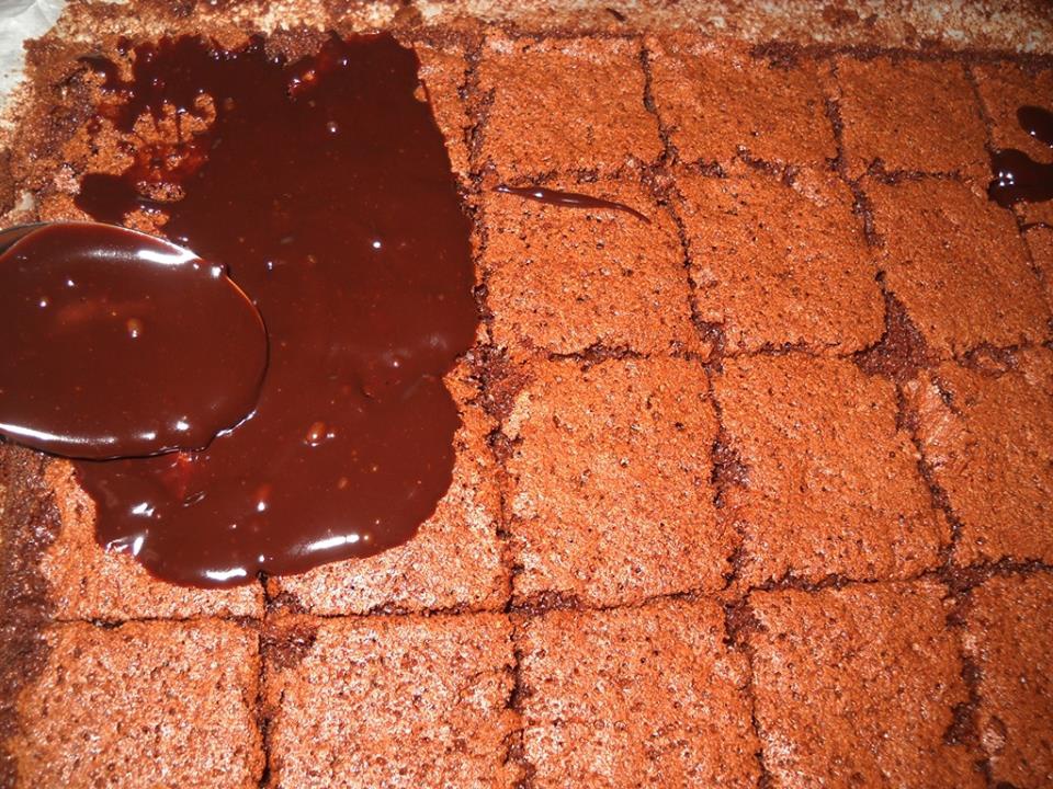 Negresa - reteta simpla pentru cel mai bun desert cu ciocolata