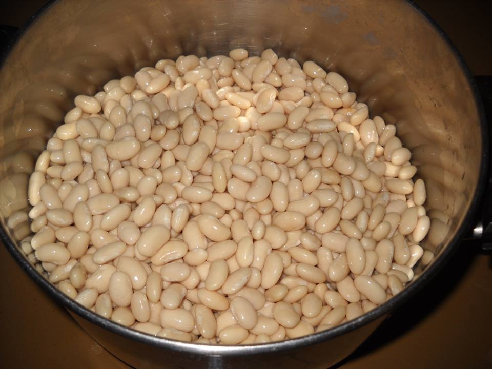 Ciorba de fasole boabe cu coaste afumate