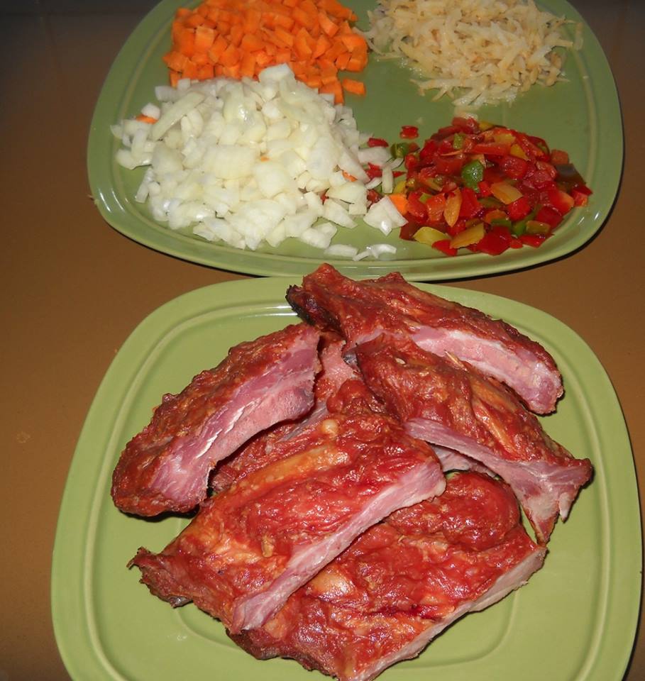 Ciorba de fasole boabe cu coaste afumate