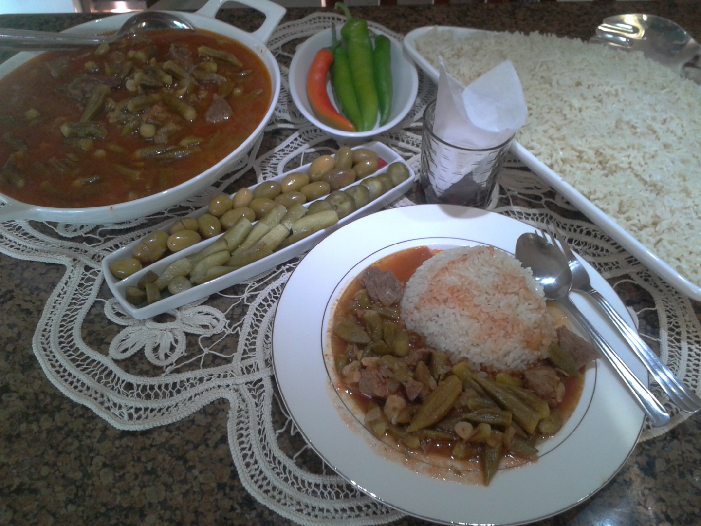 BAME CU CARNE DE VITA SI GARNITURA DE OREZ